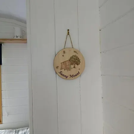 Sunny Mount Shepherd's Hut Long Marton