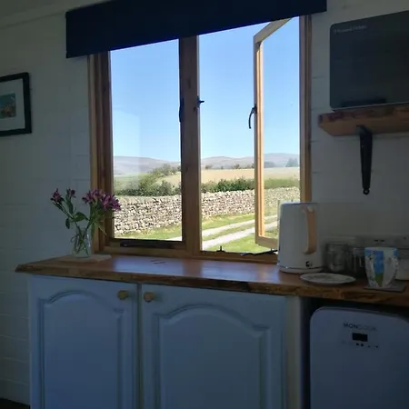 Sunny Mount Shepherd's Hut Long Marton