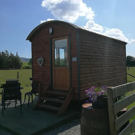 Sunny Mount Shepherd's Hut *