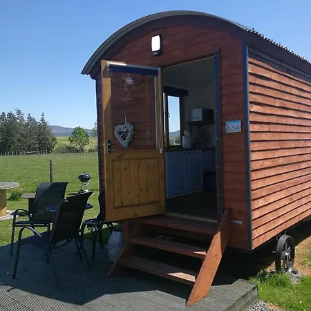 Sunny Mount Shepherd's Hut *