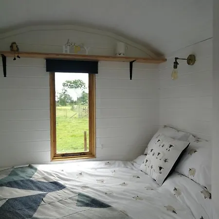 Sunny Mount Shepherd's Hut Long Marton